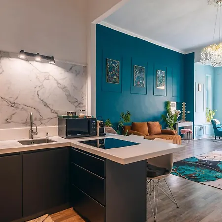 Art Deco Grand Large Livingroom Area , Fireplace Next Hero Square And Park * Budapest