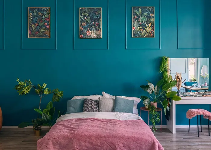 Art Deco Grand , Hero Square, Huge Livingroom