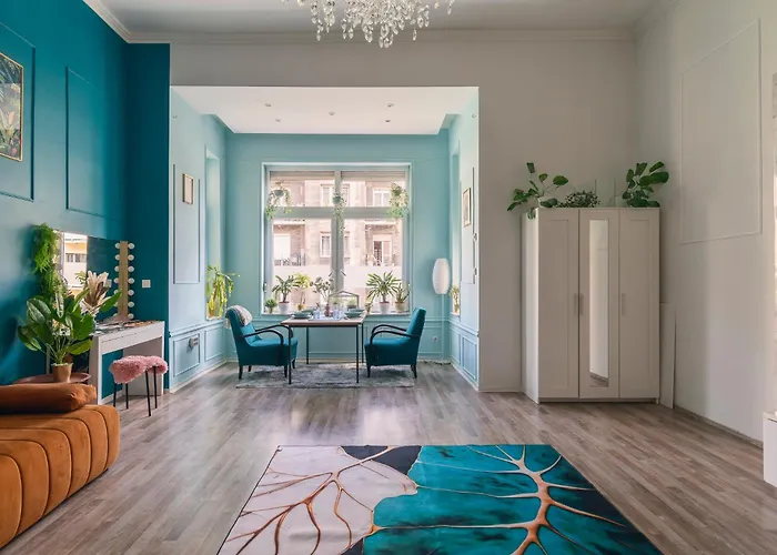 Art Deco Grand , Hero Square, Huge Livingroom