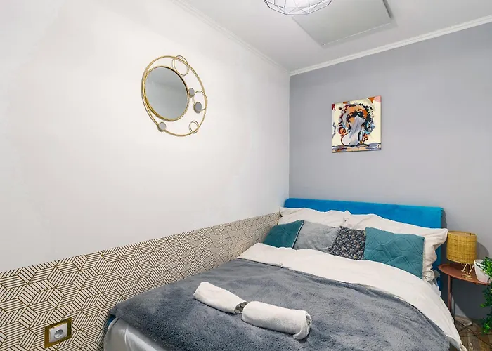 Art Deco Grand , Hero Square, Huge Livingroom 公寓