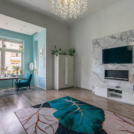 Apartman Art Deco Designer At Park With Spacious Livingroom